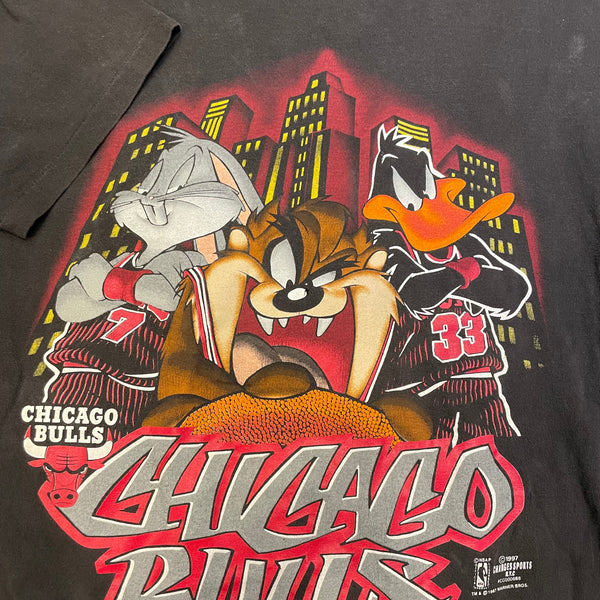 Looney Tunes Cartoon Chicago Bulls 3 Peat Shirt - High-Quality
